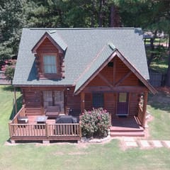Cozy Cabin Steps From The Little Red River