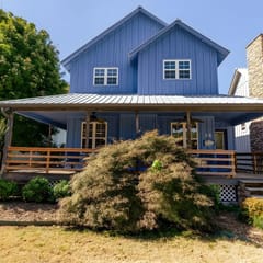 Beautiful, Bright Home Steps From Little Red River