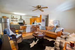 Lakeside Retreat (Sister Property to Lakefront Narrows Escape)