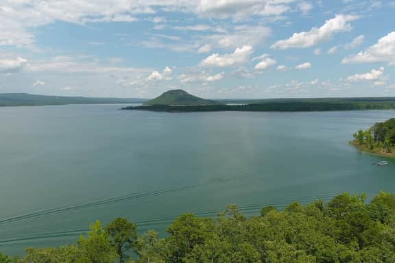 Pet-Friendly Lakefront Getaway with Swim Cove